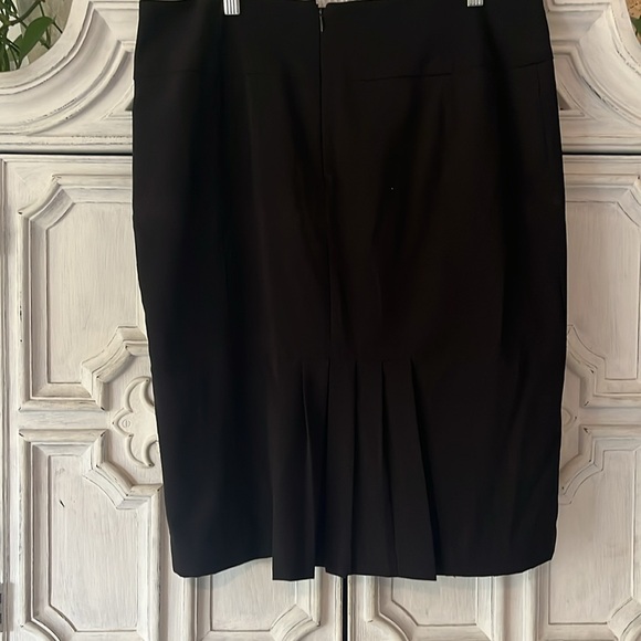 Worthington Stretch Black Knee Length Lined Pleated Back Women’s  Skirt Size 14 - Picture 3 of 11